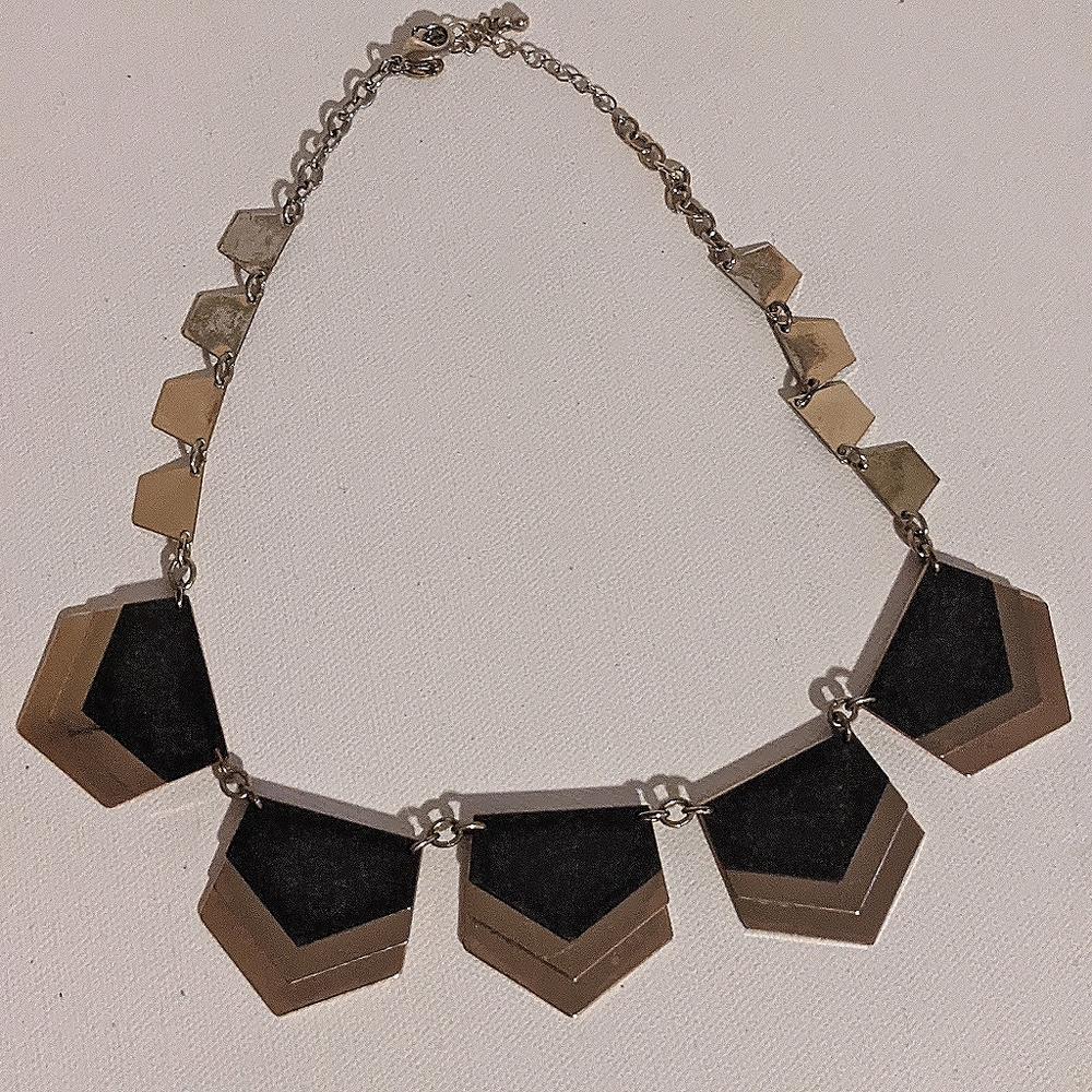 Geometric metal necklace